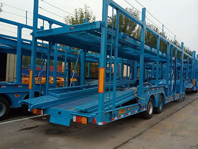 聊城兩橋48英尺平板集裝箱危險品骨架車廠家,13米鵝頸鵝頸廂式半掛車價格